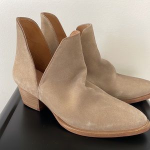 BRAND NEW // NEVER WORN